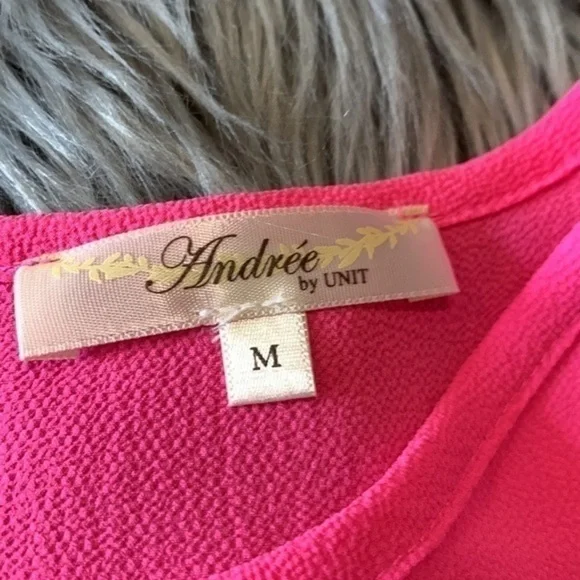 Andreé by Unit cold shoulder flutter top hot pink M - Picture 2 of 6